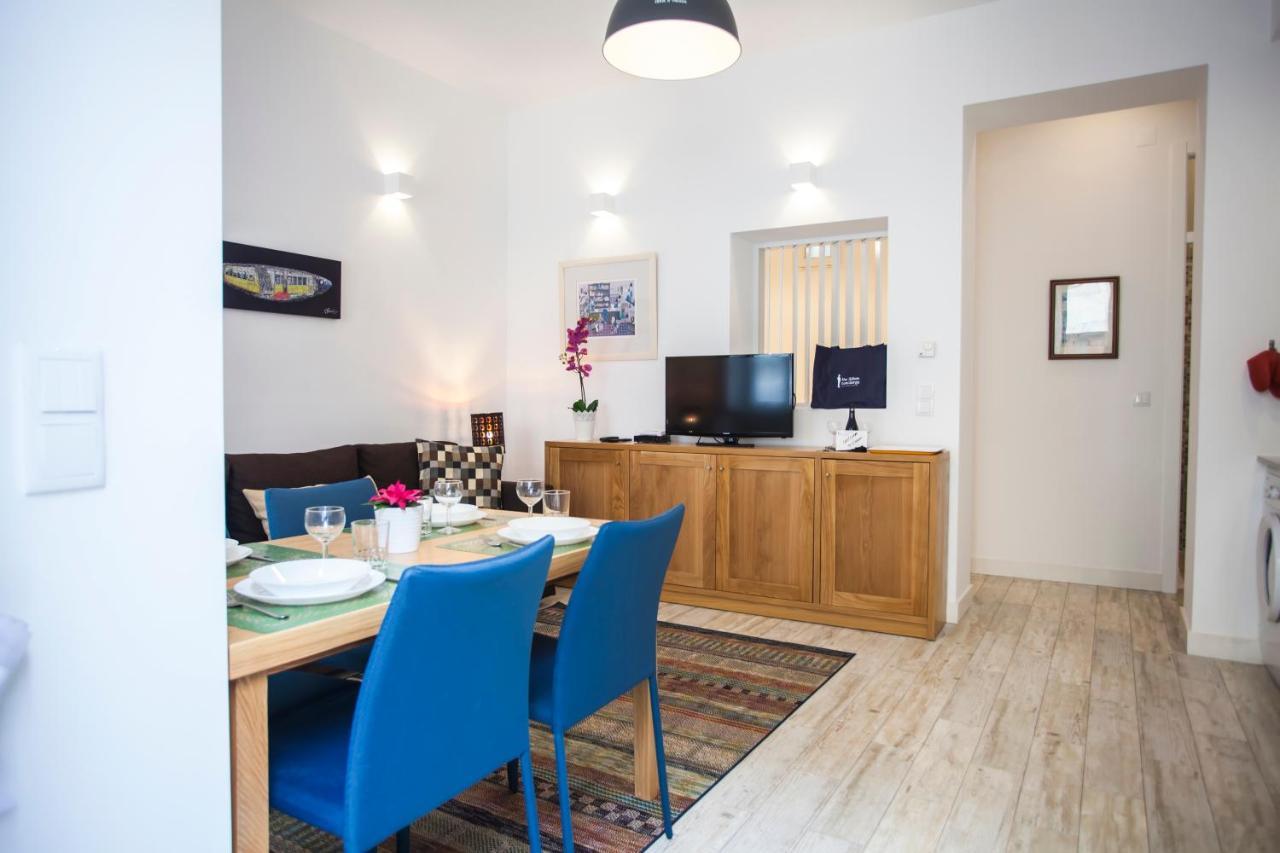 Apartment Cosy Tiles House *